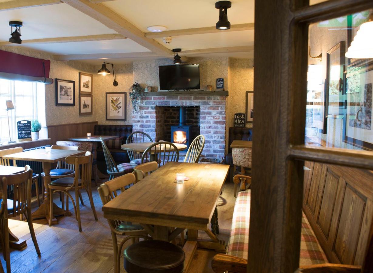 Red Lion Inn Little Budworth Exterior foto